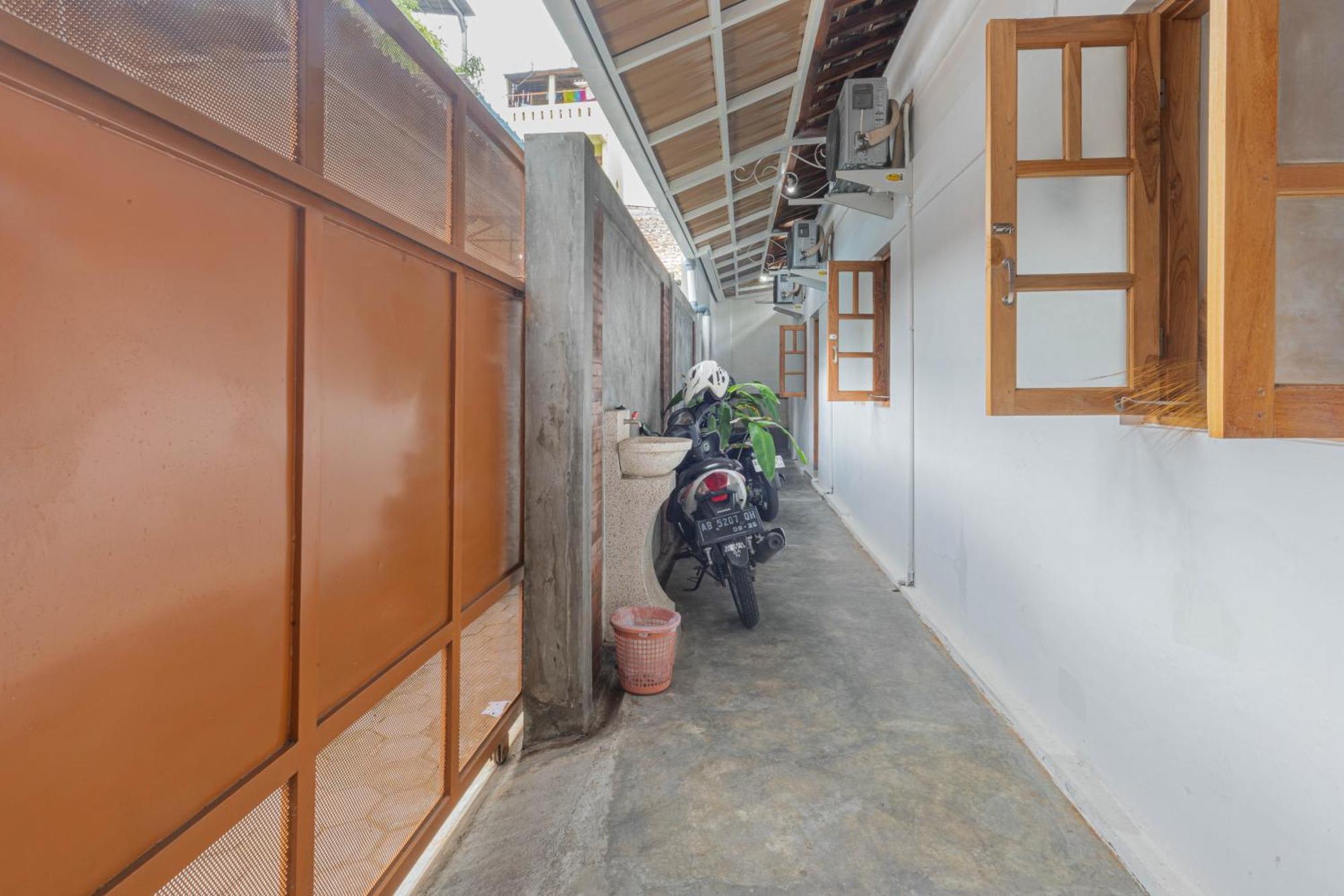 Griya Bansu : Ndalem Ibu * Yogyakarta